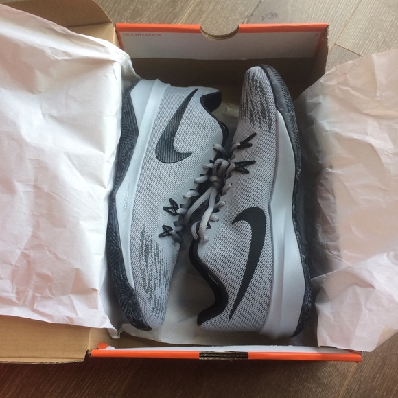 NWT 🏀 Nike Zoom Evidence II - Picture 5 of 6